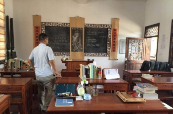 读经少年圣贤梦碎：背了十年书 识字却成问题