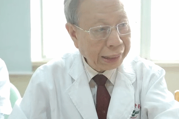 广州中医药大学——禤国维师德标兵