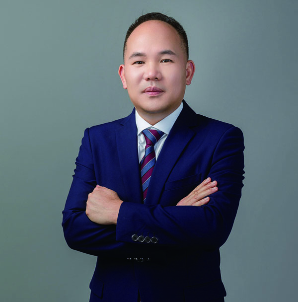 航空航天校本特色课程建设的新时代探索——广东省名教师工作室主持人林良展访谈录