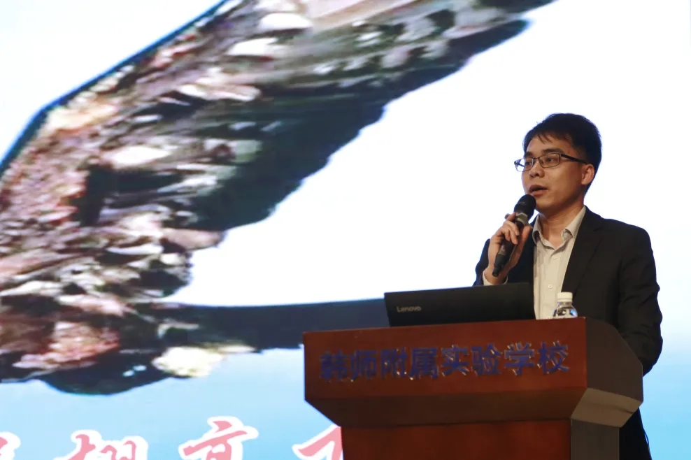 相信自己 展翅高飞——韩附召开八年级学习动员大会 相信自己 展翅高飞——韩附召开八年级学习动员大会