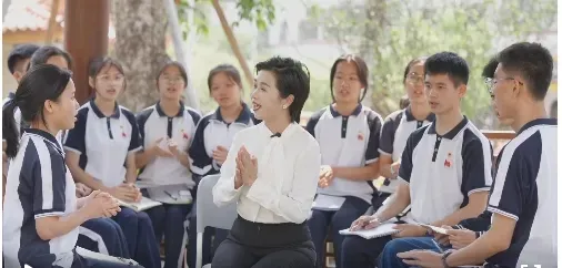 广东各地中小学扎实开展党史学习教育,为学生成长培根铸魂 广东各地中小学扎实开展党史学习教育,为学生成长培根铸魂