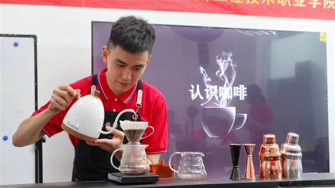 广州工程技术职业学院开展粤菜师傅“三下乡”社会实践活动 广州工程技术职业学院开展粤菜师傅“三下乡”社会实践活动