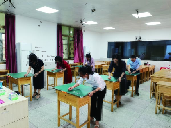 建设教研员队伍，提升五华教育整体实力